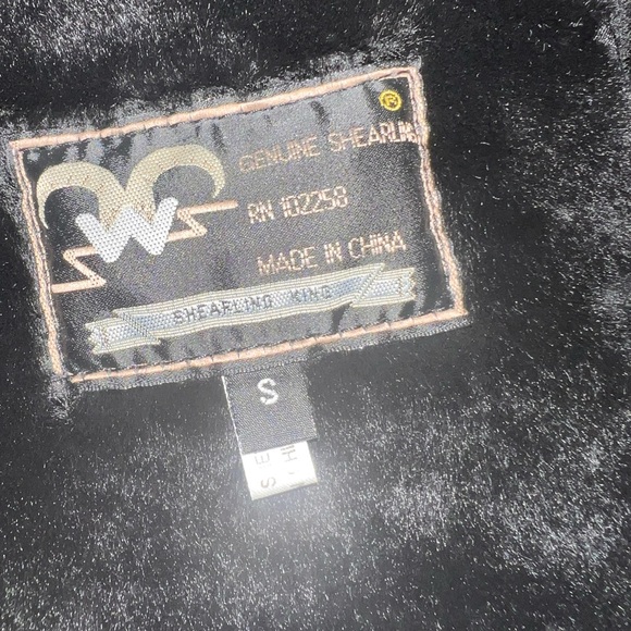 Shearling coat - Picture 2 of 2